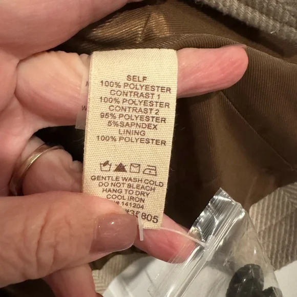 Hem and Thread NWT size medium blazer . - Picture 5 of 6